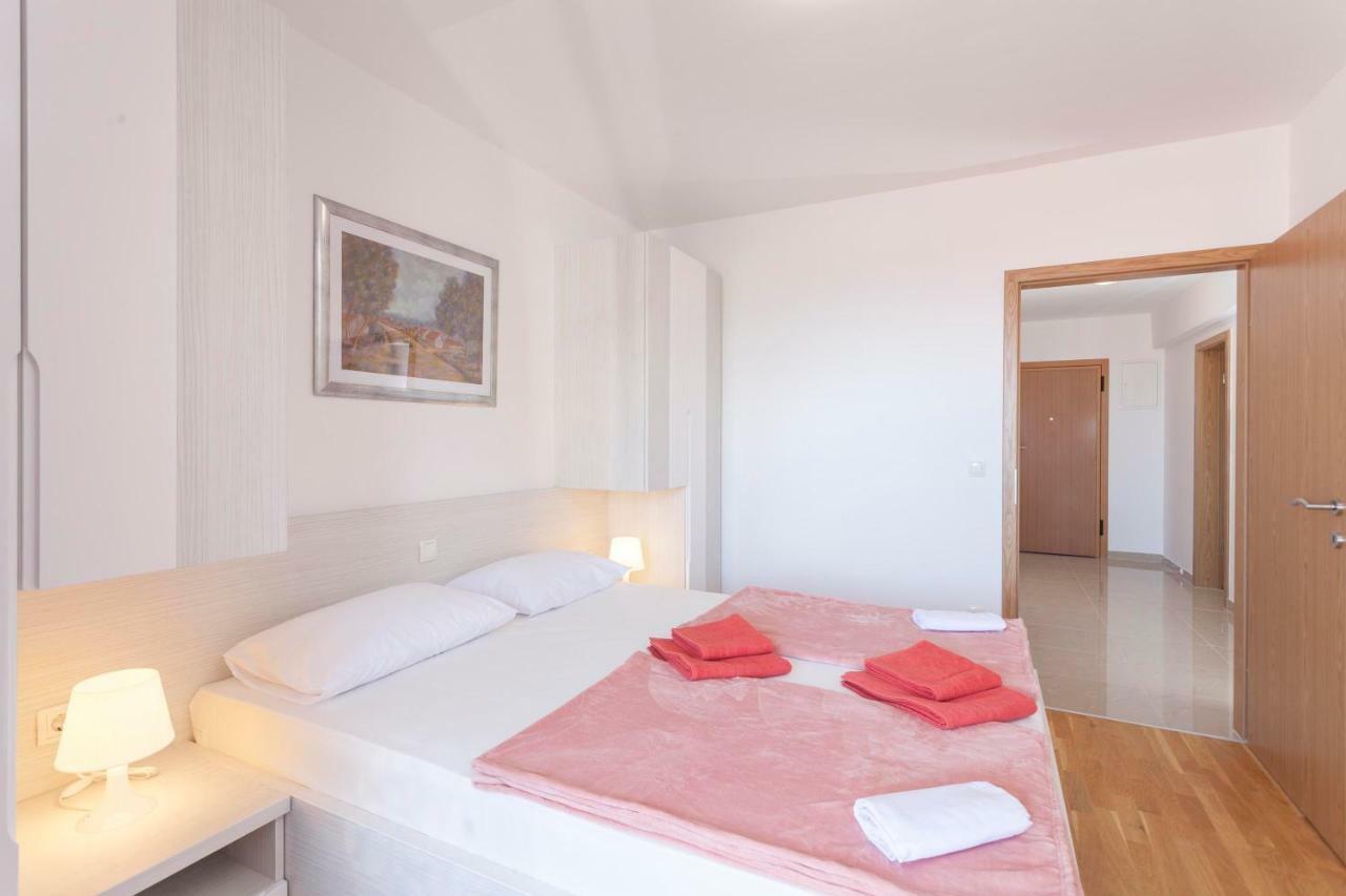 Apartments Dora Makarska Exterior foto